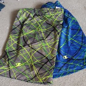2 pairs champion shorts